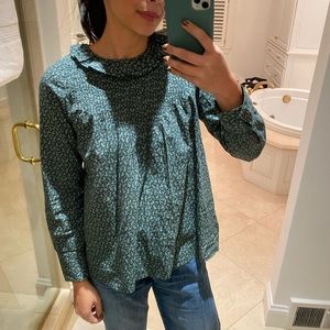 Doên Ruffle Neck Blouse